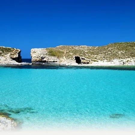 Spacious Steps To The Promenade *