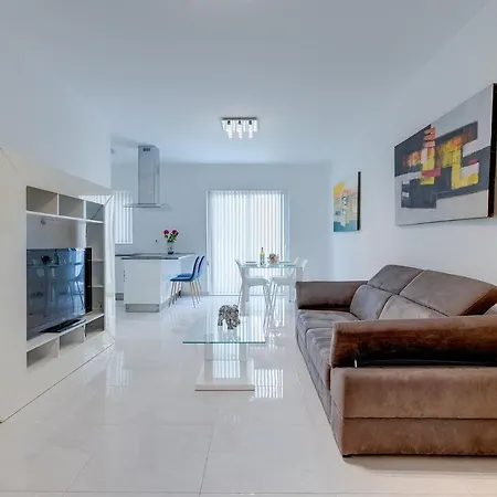 Spacious Steps To The Promenade Lejlighed Sliema