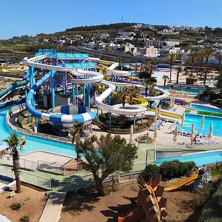 Spacious Steps To The Promenade Lejlighed *