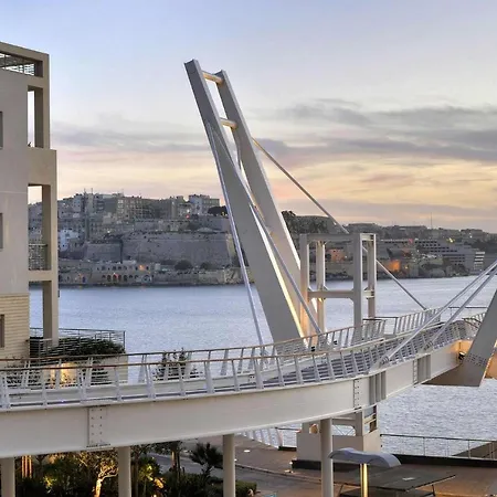 Spacious Steps To The Promenade Lejlighed Sliema