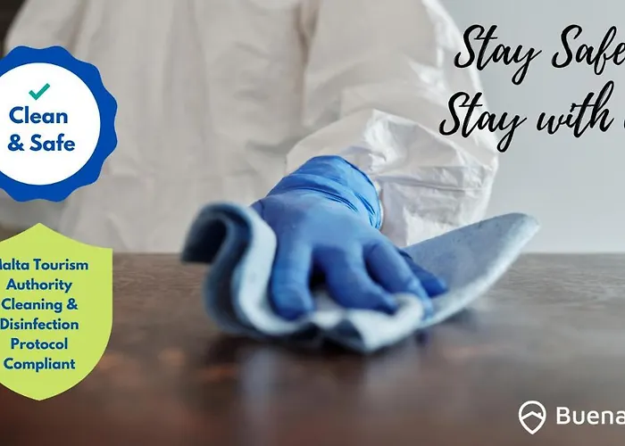 Spacious Steps To The Promenade Apartamento Sliema