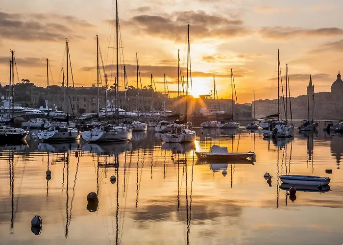 Spacious Steps To The Promenade *