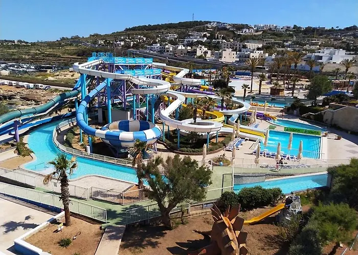 Spacious Steps To The Promenade Apartamento *