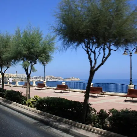 Apartment Spacious Steps To The Promenade Sliema