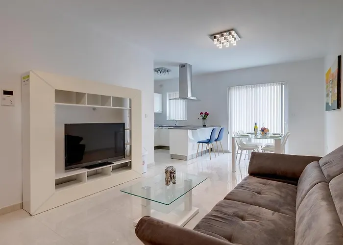 Spacious Steps To The Promenade Apartment Sliema